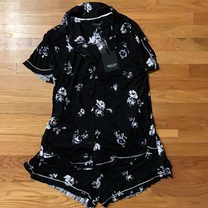 NWT! Two-piece Vera Wang black floral pajamas